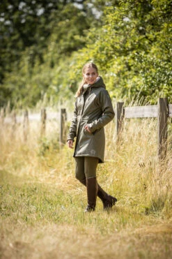 Horze Dania Damen Winter Regenmantel Mit Fleecefutter -Reiter's Paradies 33636 DOGR 8